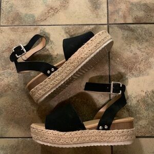 SODA Platform Sandals